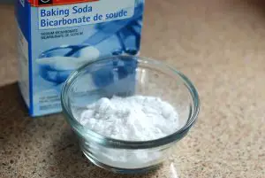 ways to clean the battery with baking soda